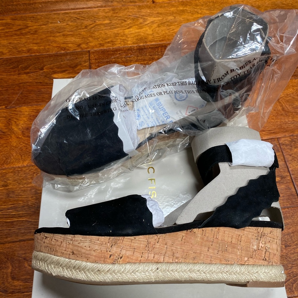 NWT Marc Fisher Faitful Platform Sandals - Picture 5 of 9